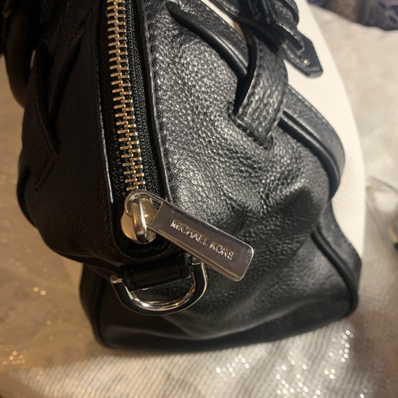 MICHAEL KORS HUDSON LEATHER SATCHEL - Picture 6 of 13